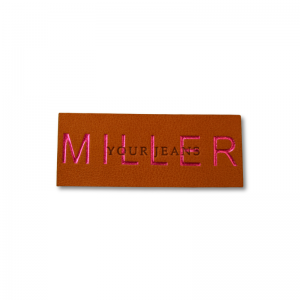 Etiqueta de Pu com Queima + Foil 2x4 PU Capadócia 2x4cm 1 Cor  Queima e Hot Stamping 
